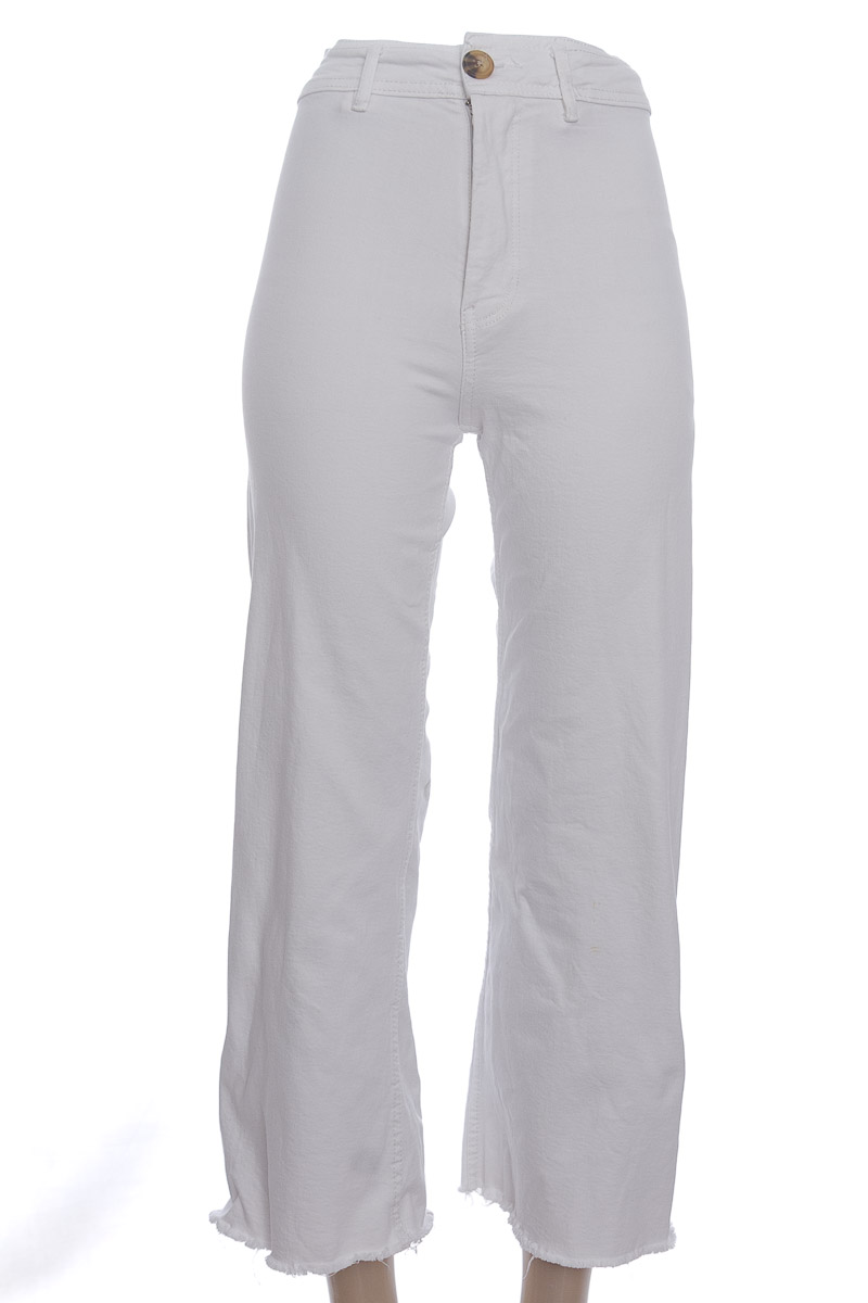 Pantalones color Blanco - Stradivarius