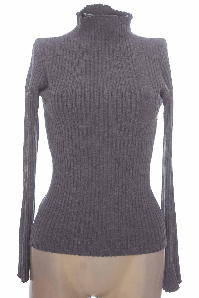 Sweater color Gris - Closeando