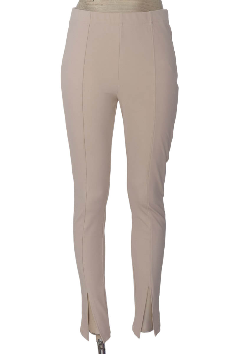 Pantalones color Beige - Divided by H&M