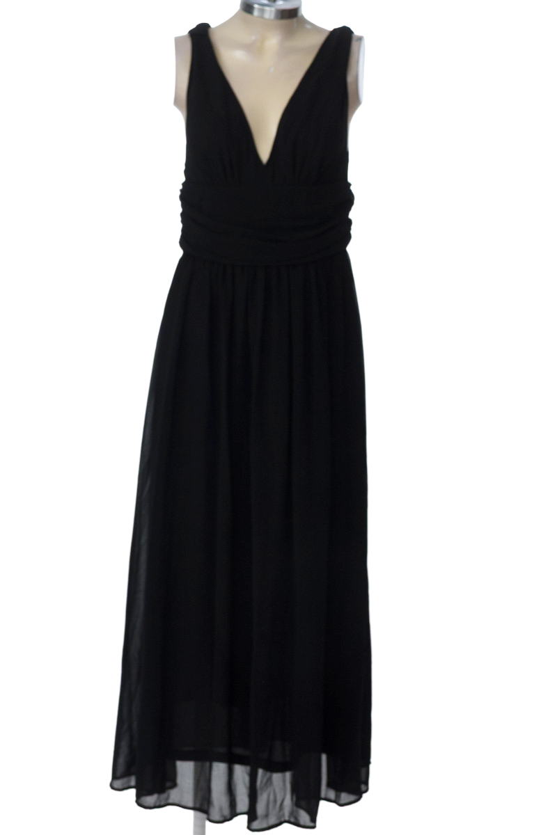 Vestido / Enterizo color Negro - Ever Pretty