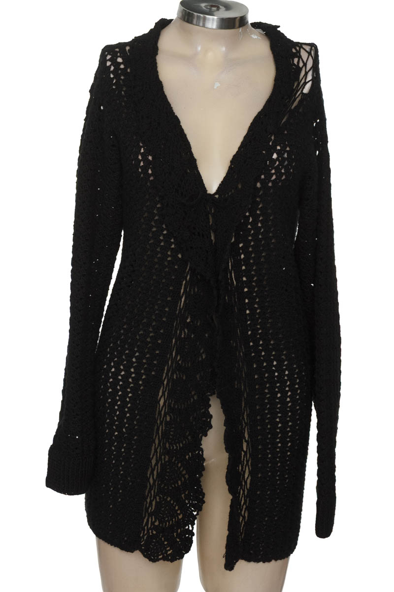 Sweater color Negro - Closeando