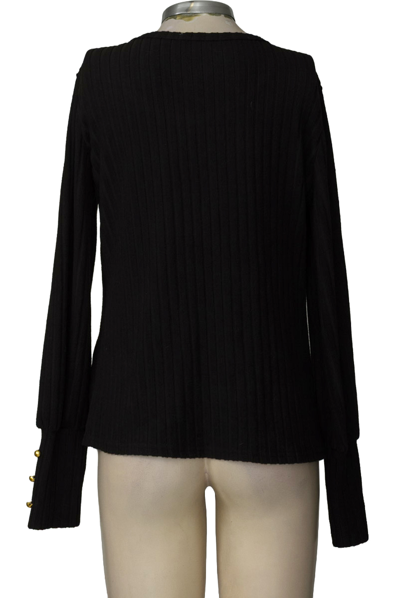 Top / Camiseta color Negro - Closeando