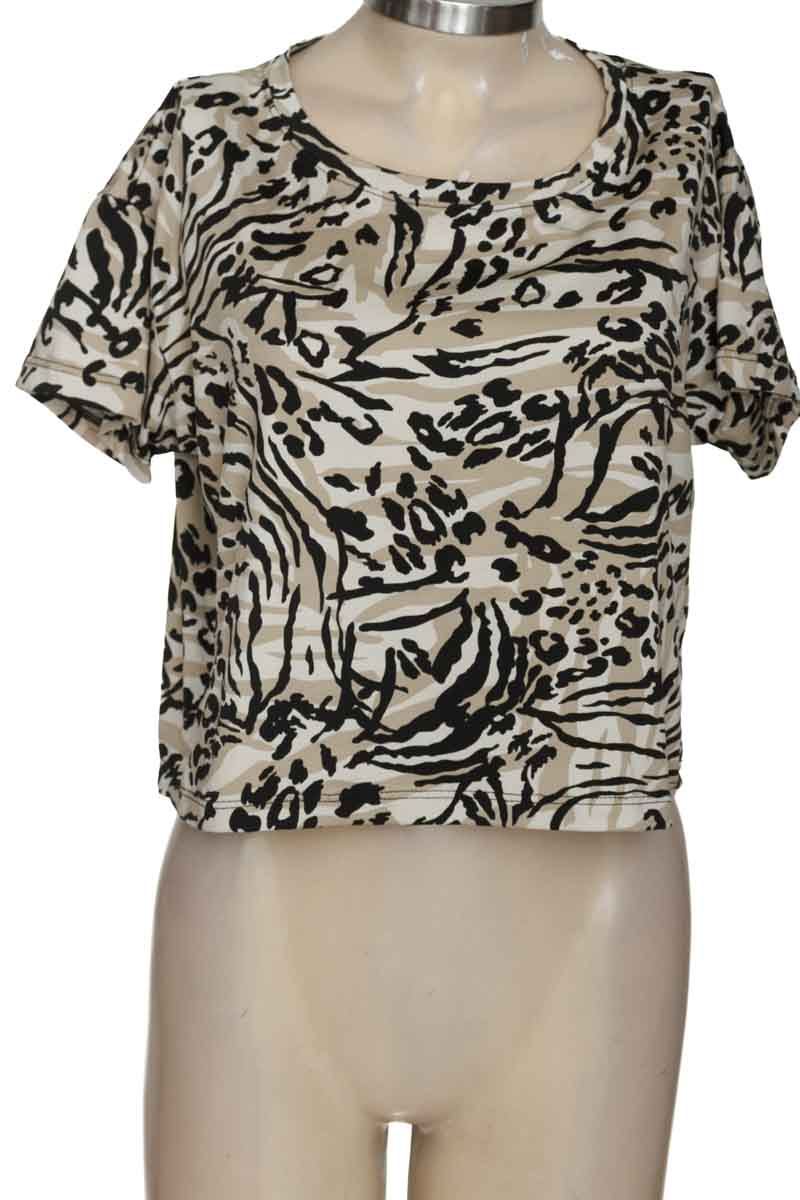 Ropa Deportiva / Salida de Baño color Estampado - Closeando