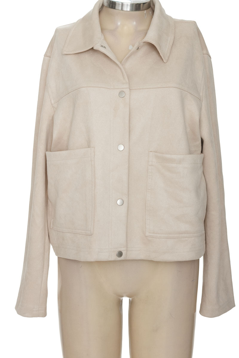 Chaqueta / Abrigo color Beige - Stradivarius