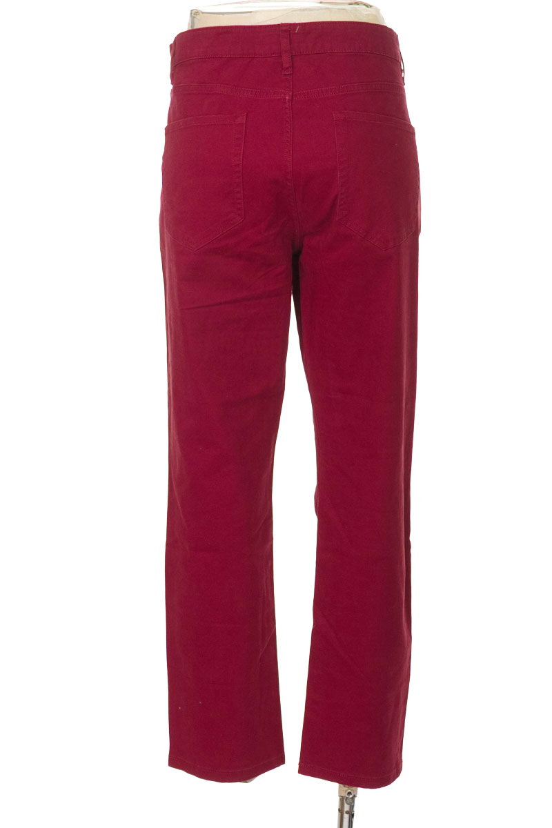 Pantalón color Vinotinto - Amazon Essentials