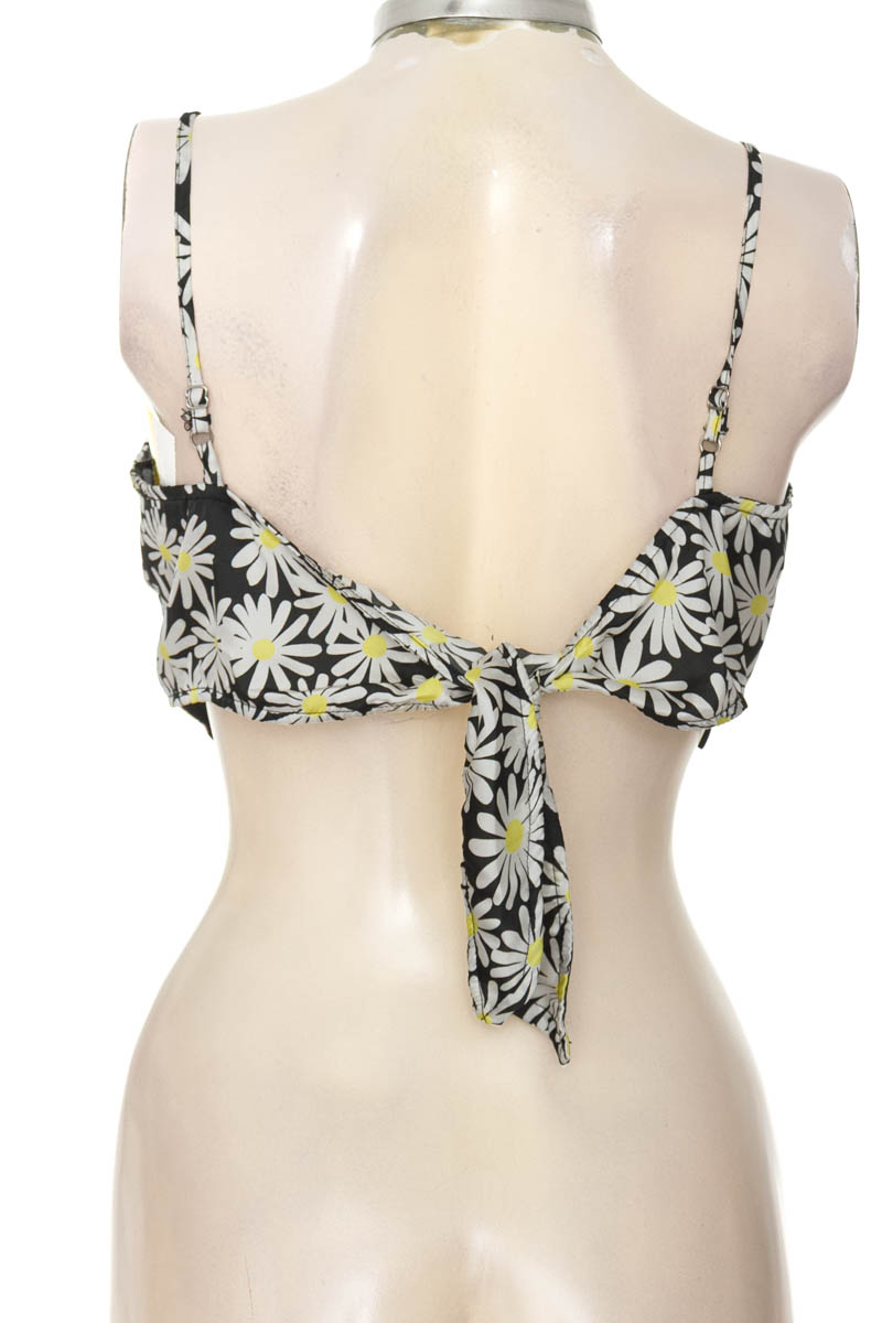Top / Camiseta color Negro - Seven Seven