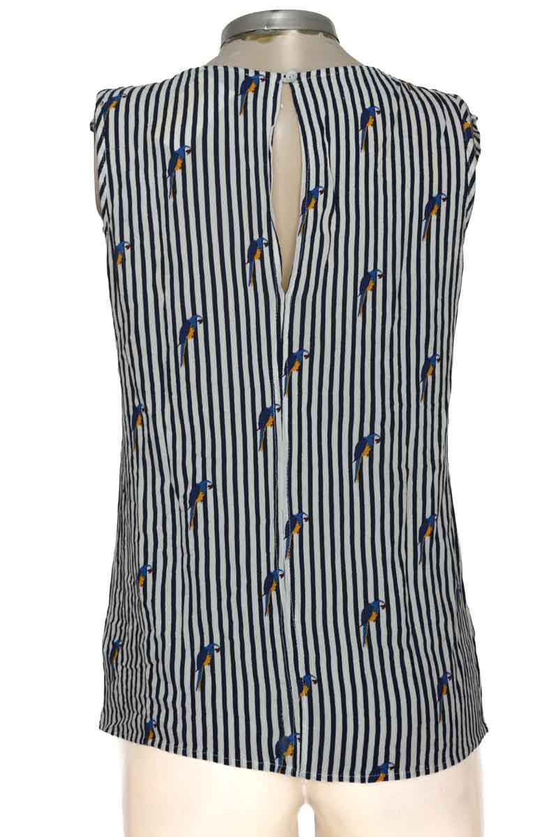 Blusa color Azul - Basement