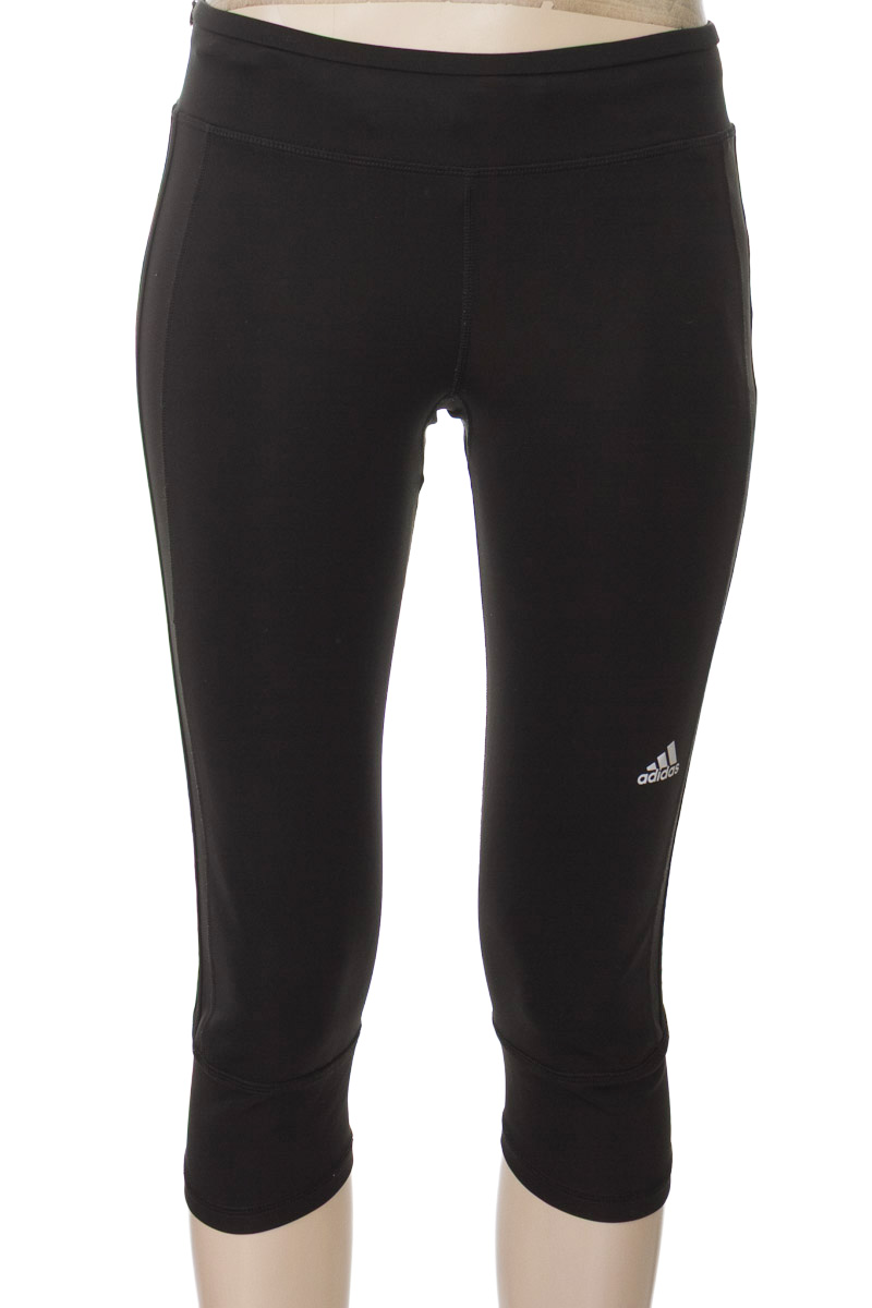 Ropa Deportiva / Salida de Baño color Negro - Adidas