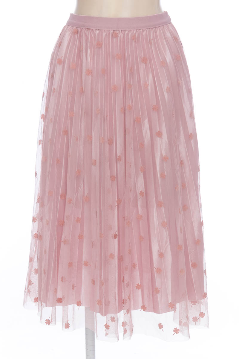 Falda color Rosado - Closeando