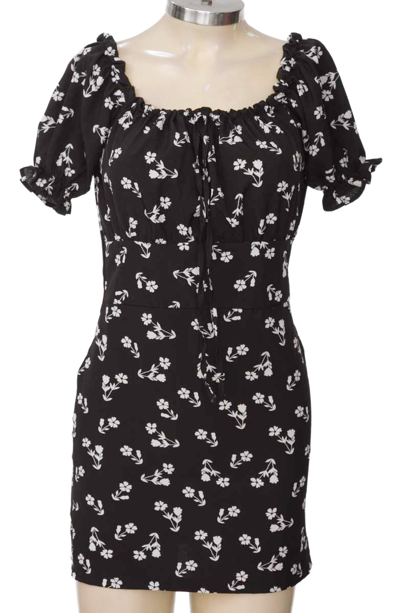 Vestido / Enterizo color Negro - Closeando