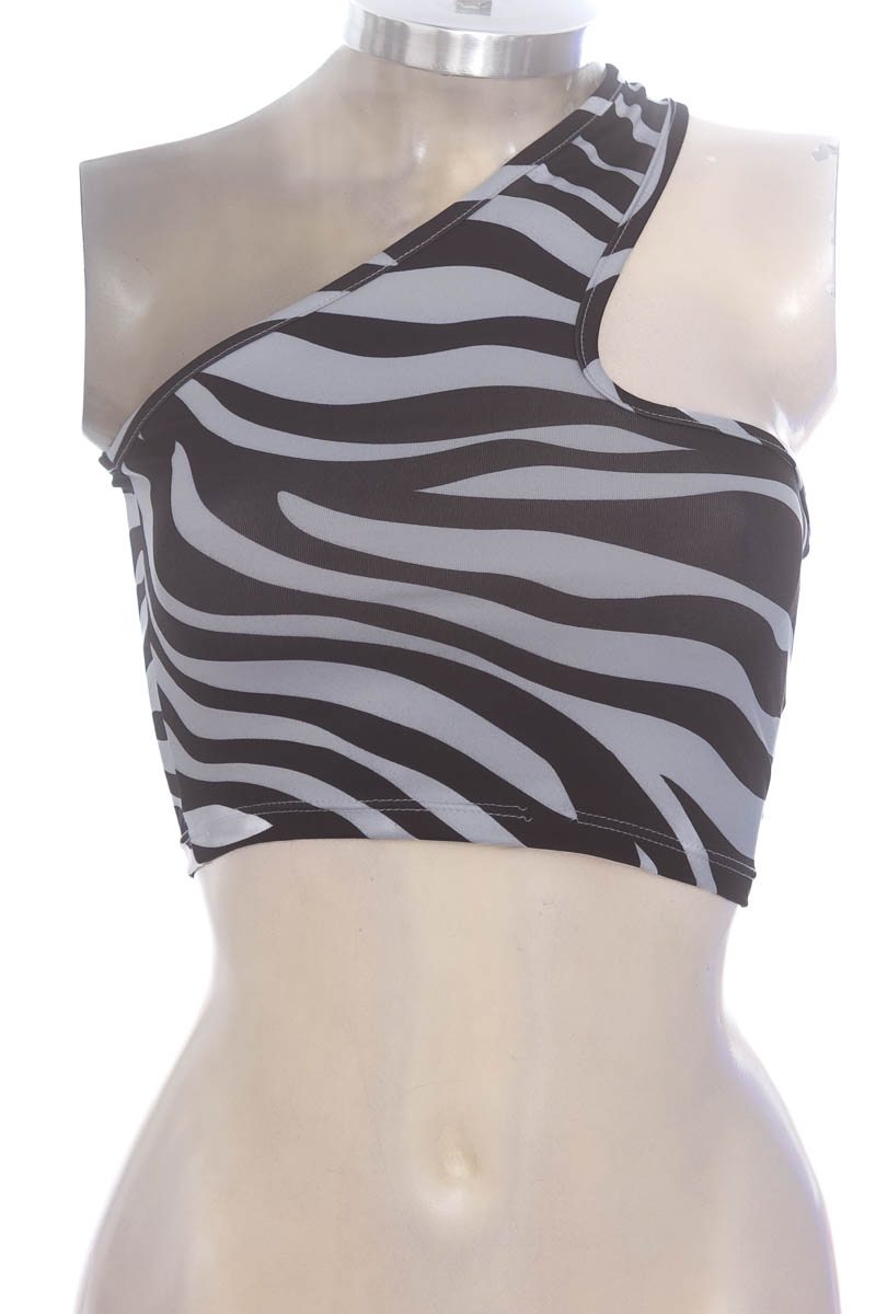 Top / Camiseta color Negro - Real Human