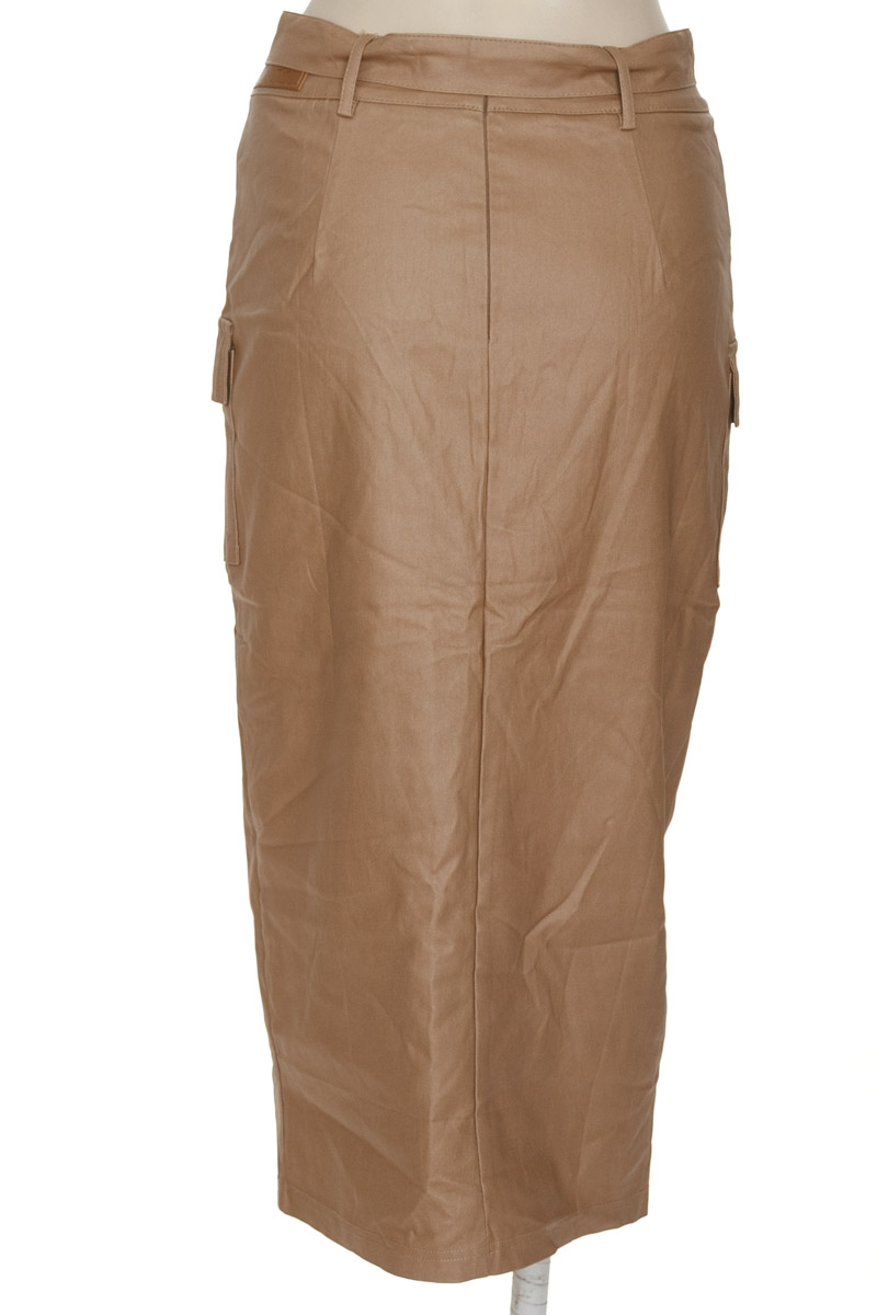 Falda color Beige - Closeando