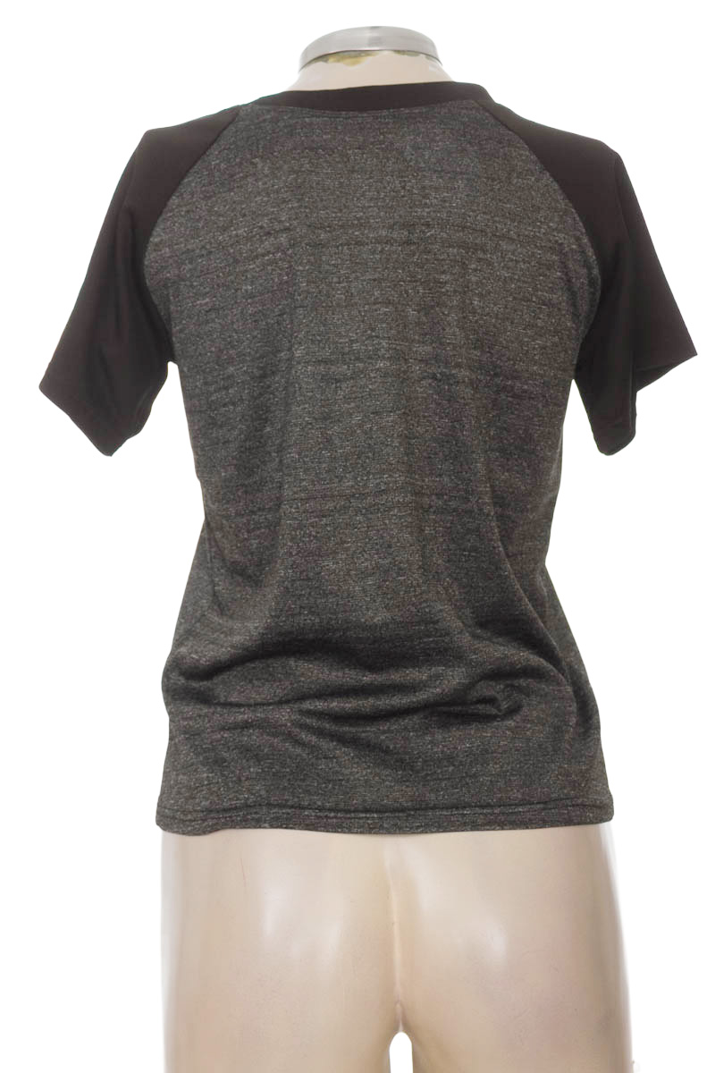 Top / Camiseta color Gris - Closeando