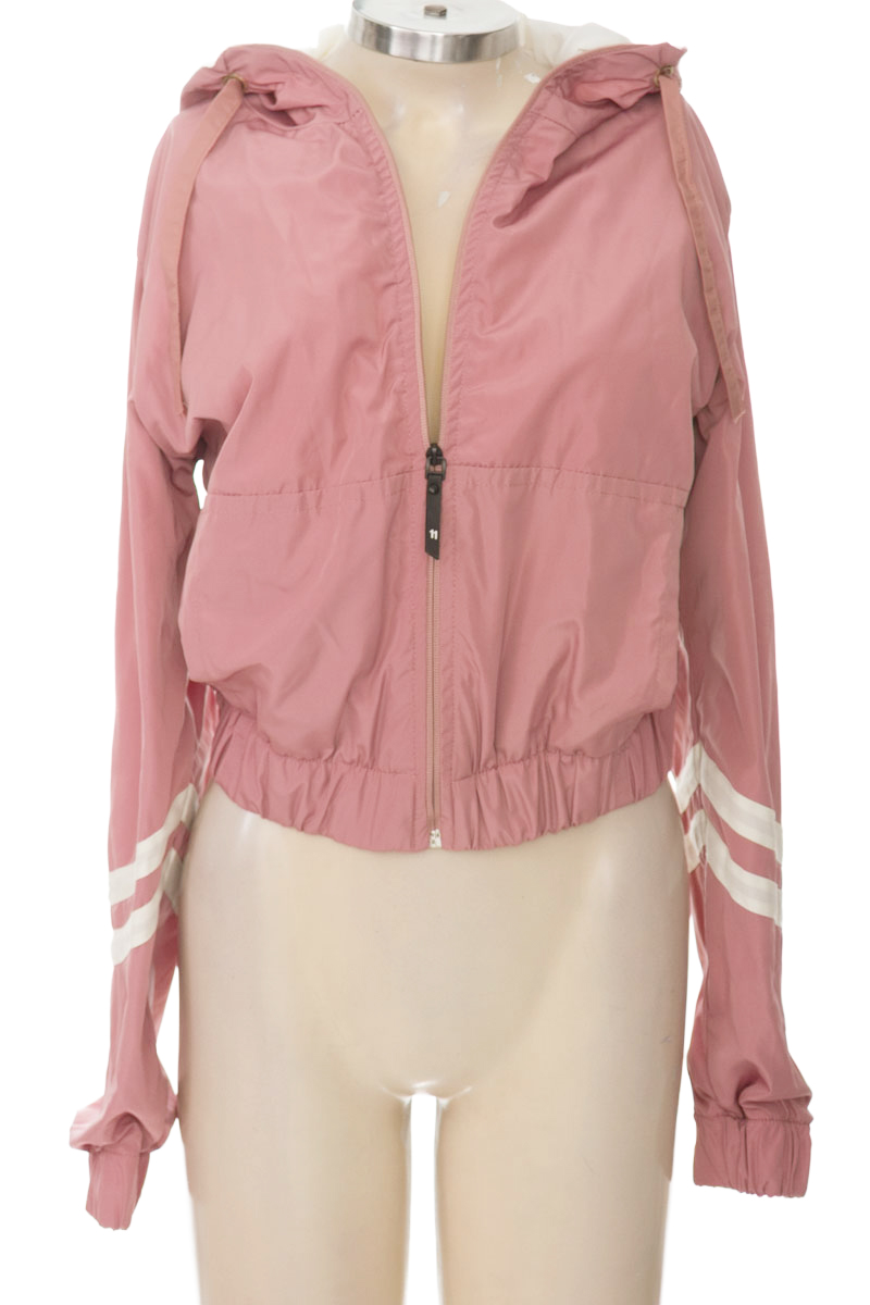 Chaqueta / Abrigo color Rosado - Closeando