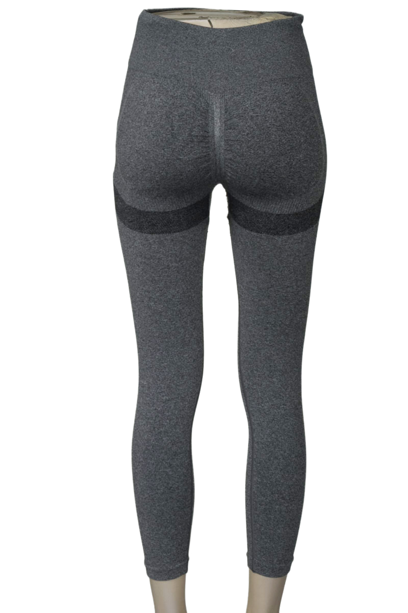 Ropa Deportiva / Salida de Baño color Gris - Closeando