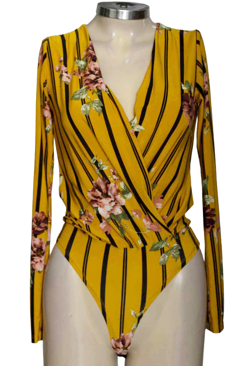 Top / Camiseta color Mostaza - NAVISSI