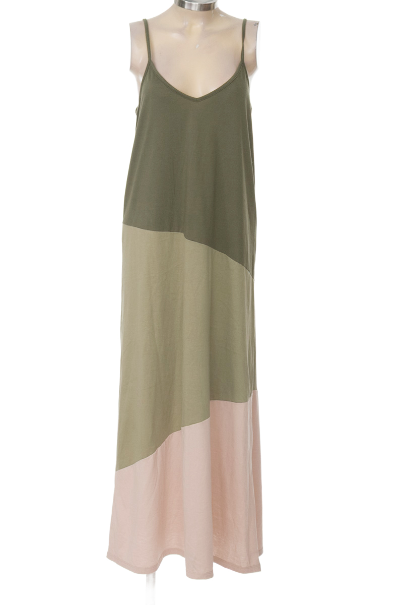 Vestido / Enterizo color Verde - Loguin