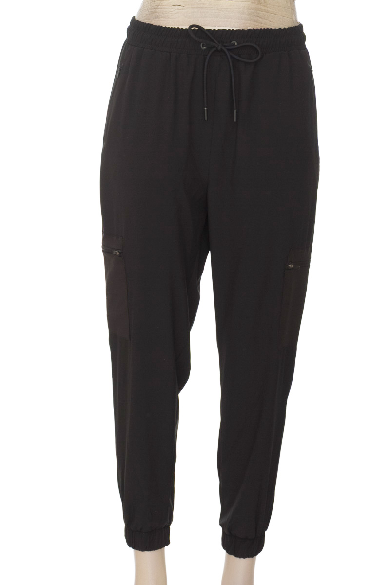 Ropa Deportiva / Salida de Baño color Negro - Ostu