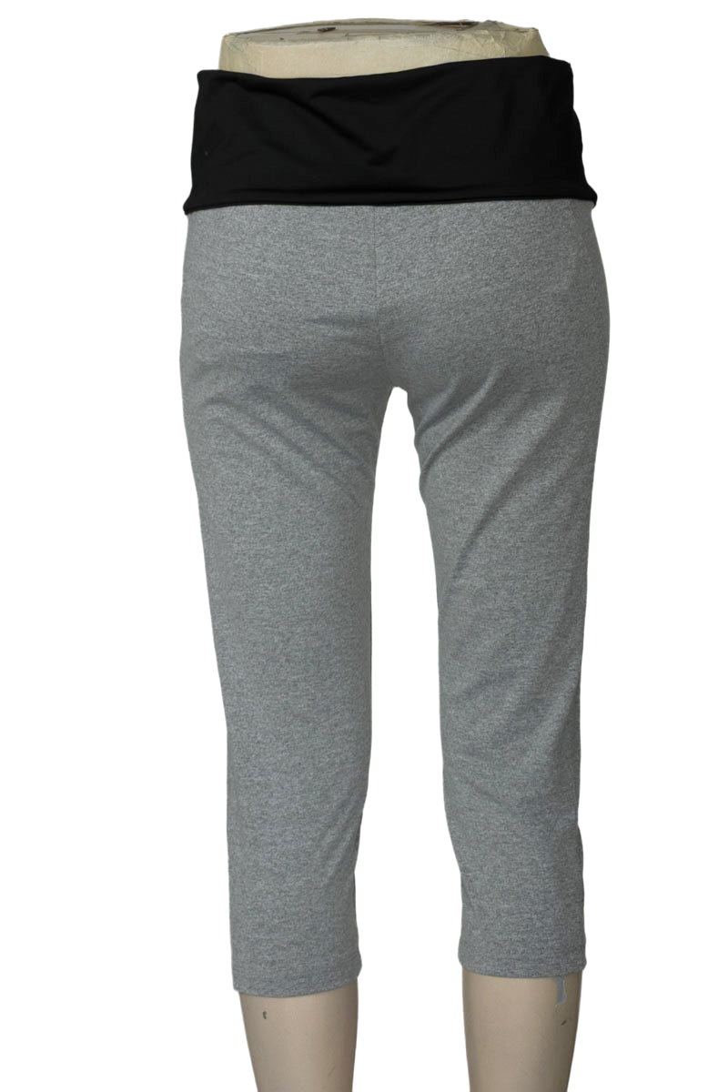 Ropa Deportiva / Salida de Baño color Gris - Gef