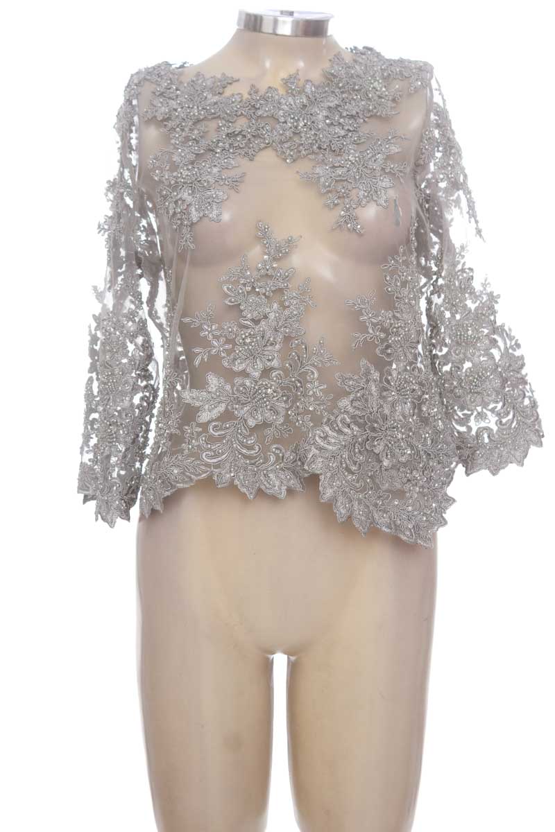 Blusa color Gris - Closeando