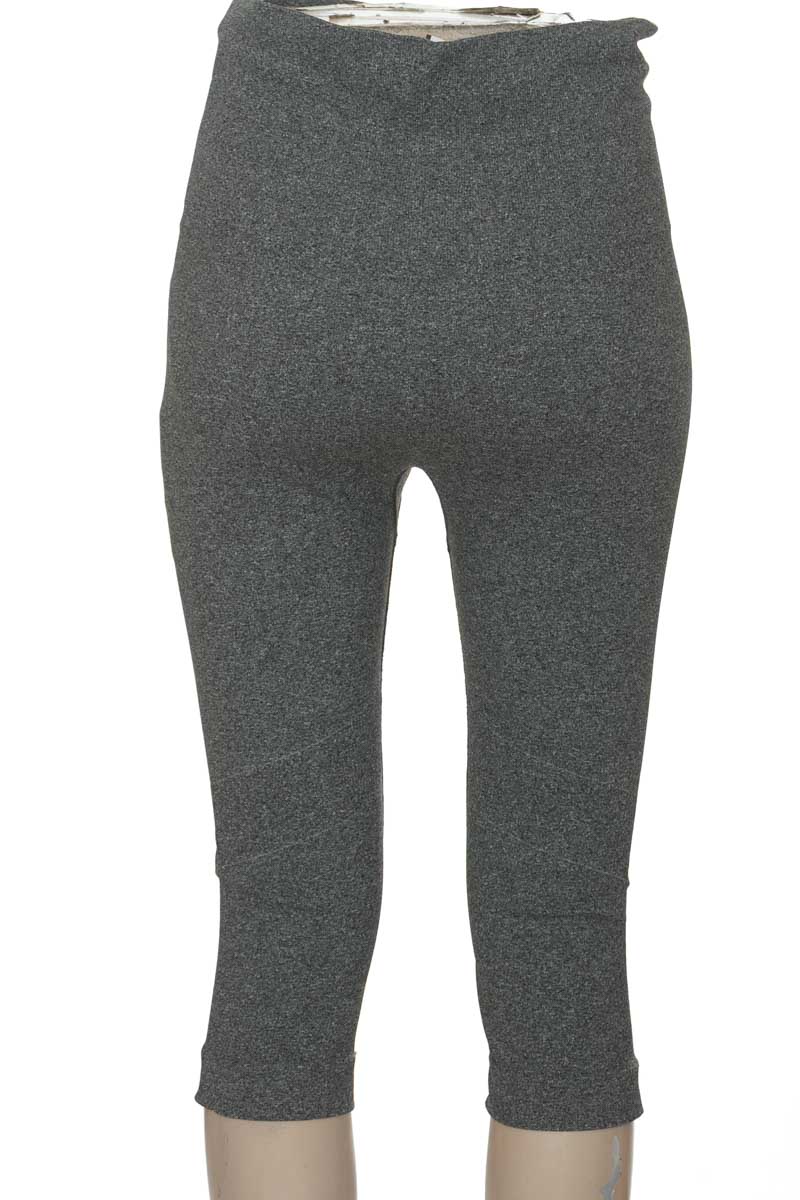 Ropa Deportiva / Salida de Baño color Gris - Leonisa