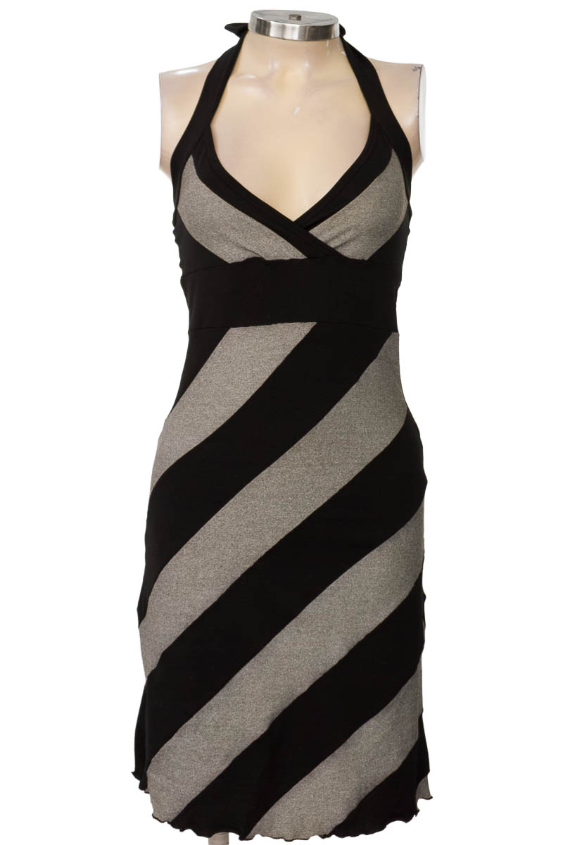 Vestido / Enterizo color Gris - Closeando