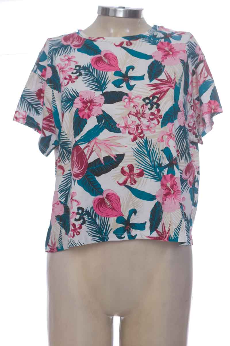 Top / Camiseta color Estampado - MATTELSA