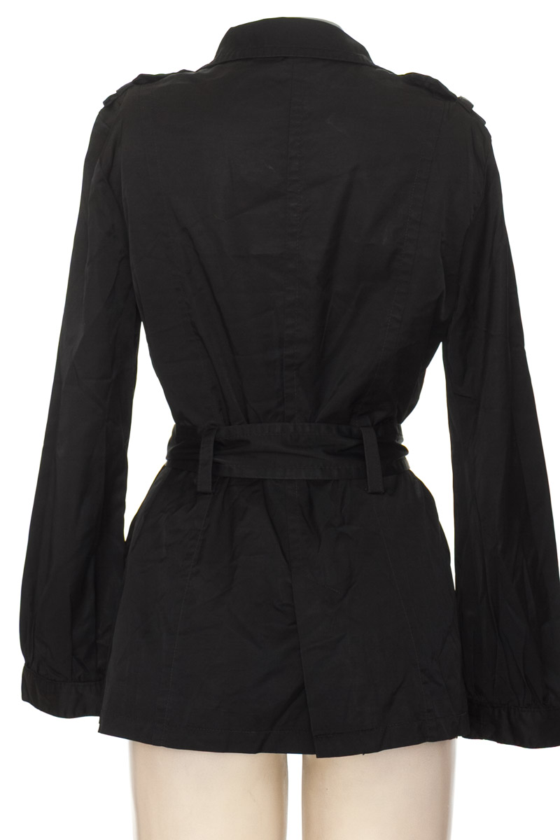 Chaqueta / Abrigo color Negro - MNG