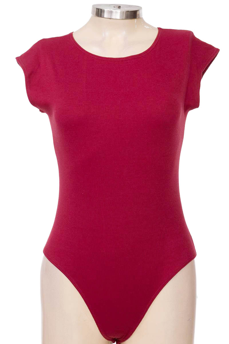 Top / Camiseta color Vinotinto - People Concept