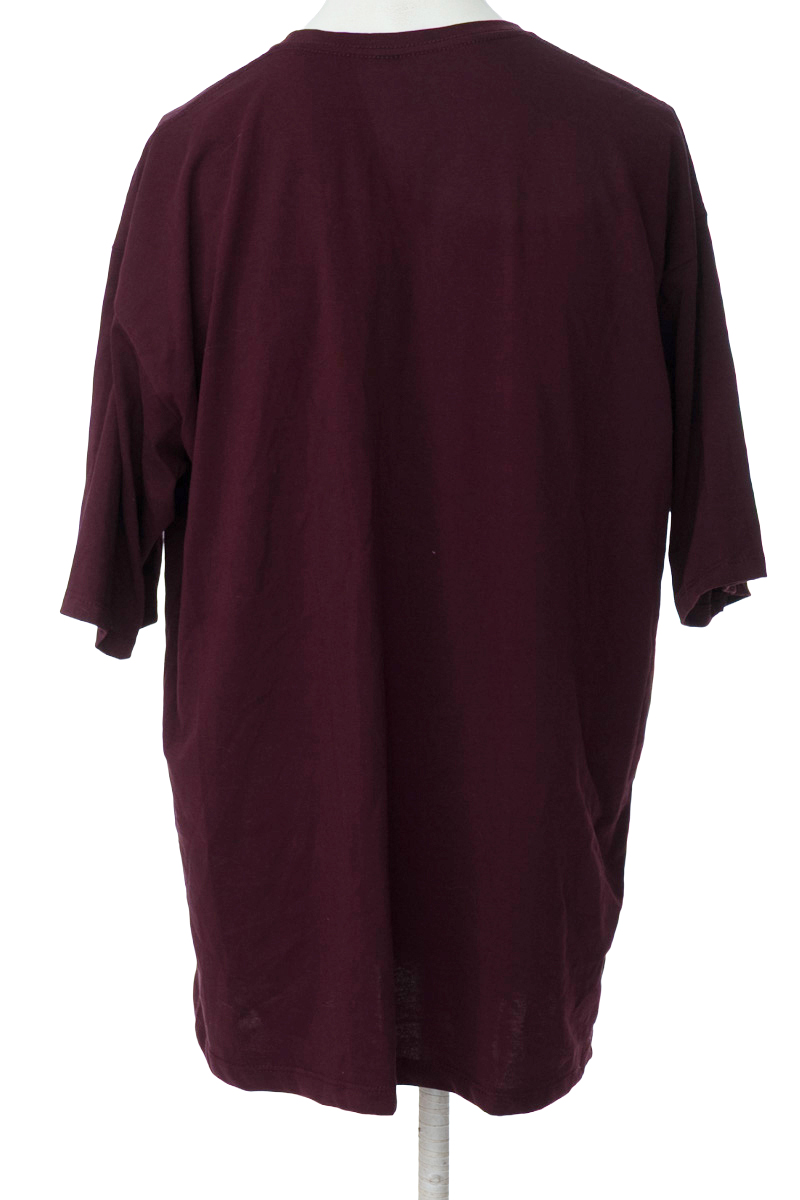 Camiseta color Vinotinto - Closeando