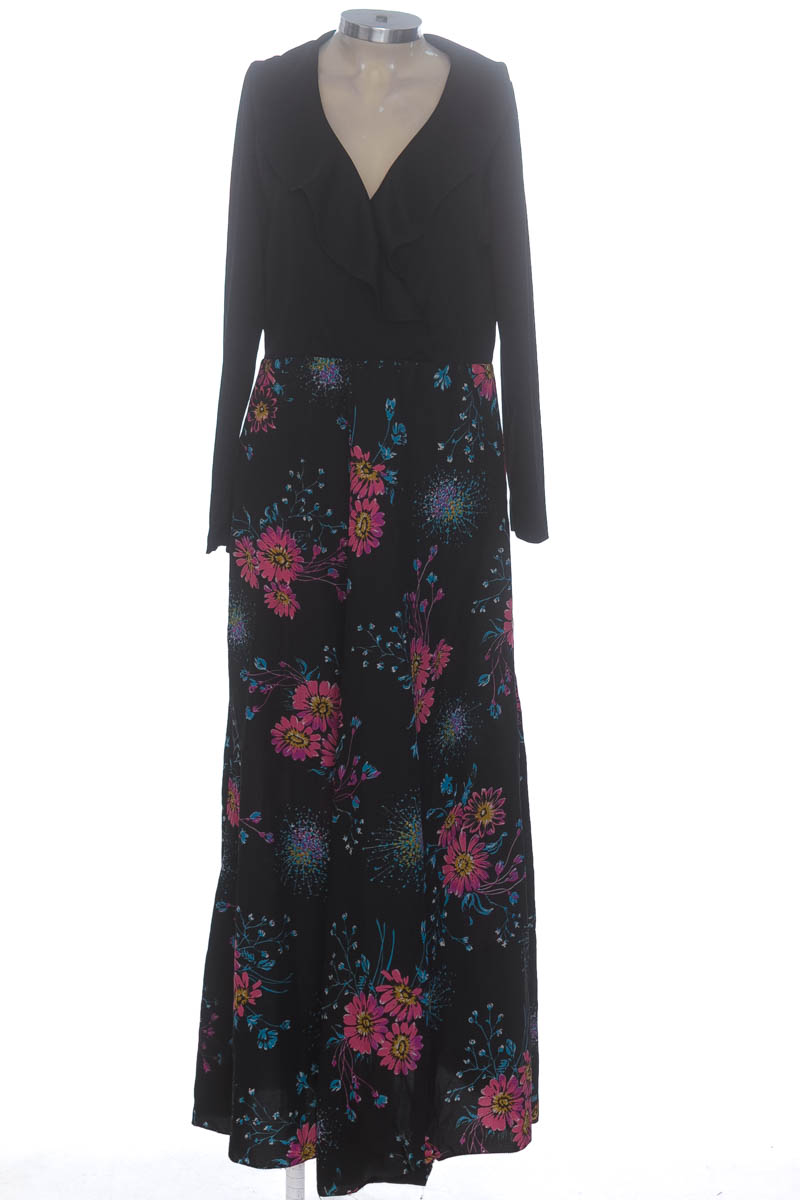 Vestido / Enterizo color Negro - Closeando