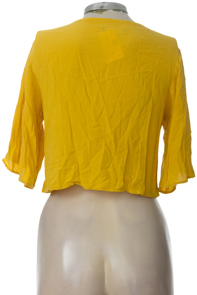 Top / Camiseta color Mostaza - Bershka
