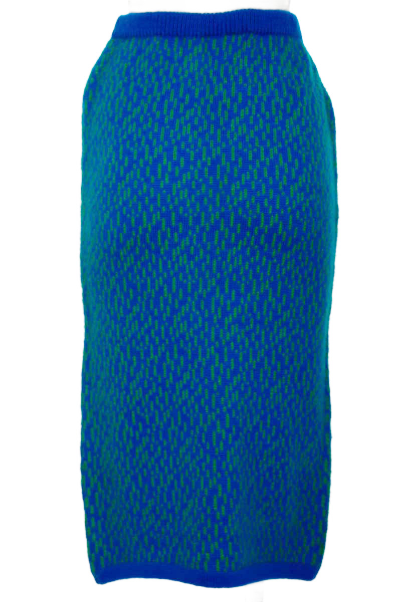 Falda color Azul - Closeando