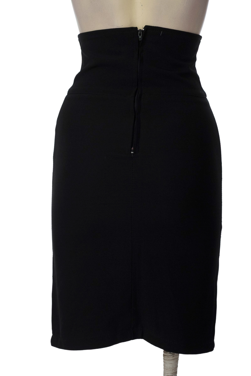 Falda color Negro - Closeando