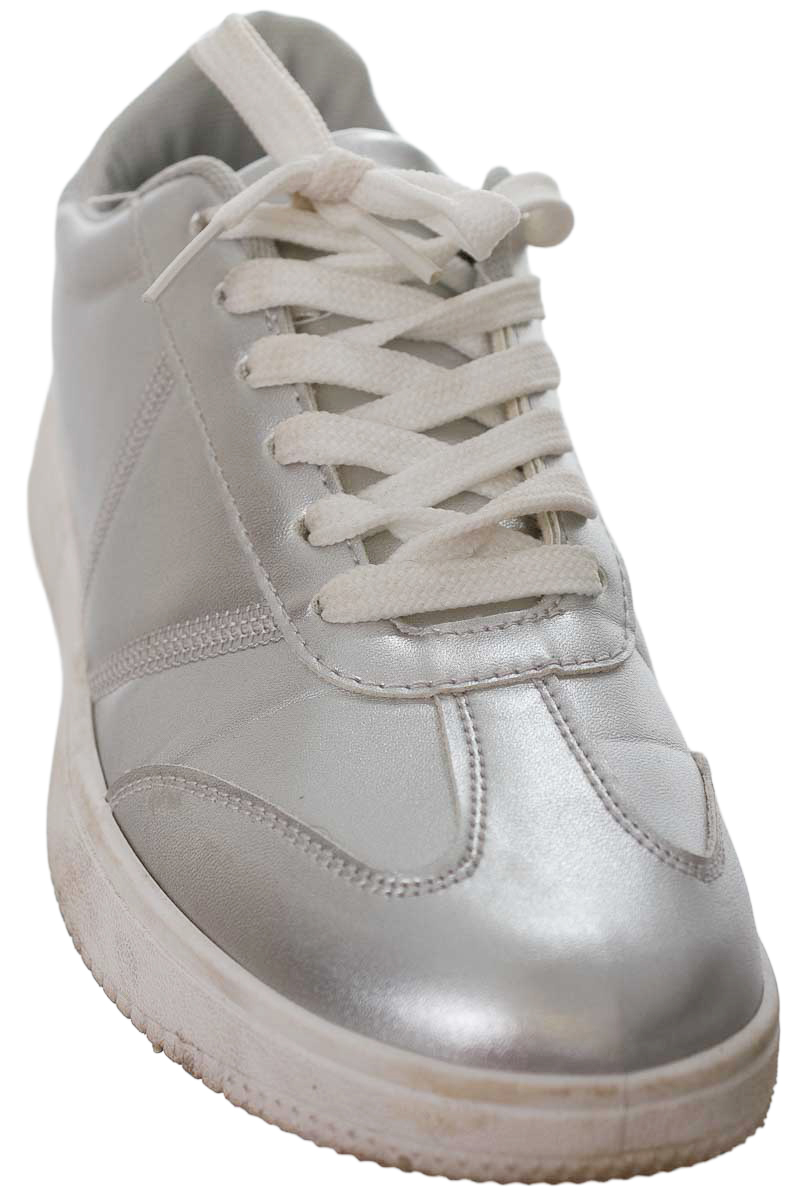 Zapatos color Plateado - Ostu