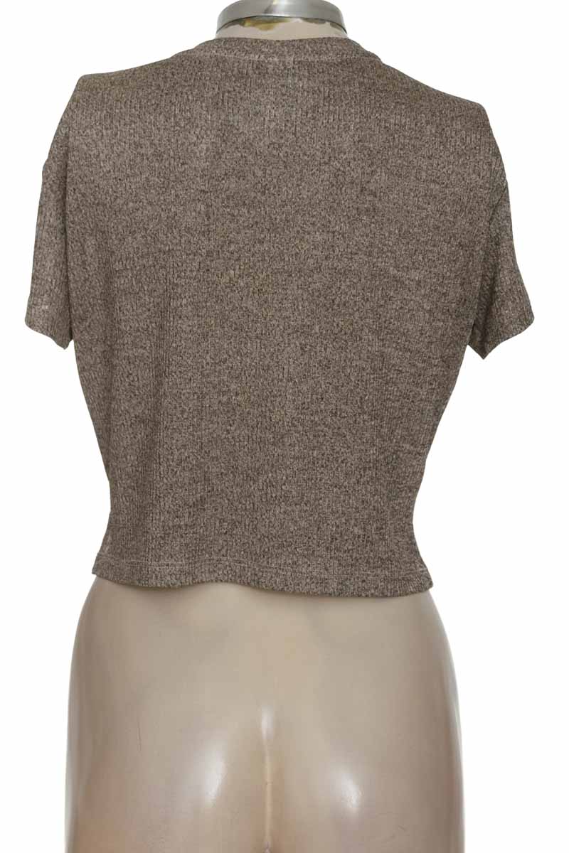 Top / Camiseta color Gris - Closeando