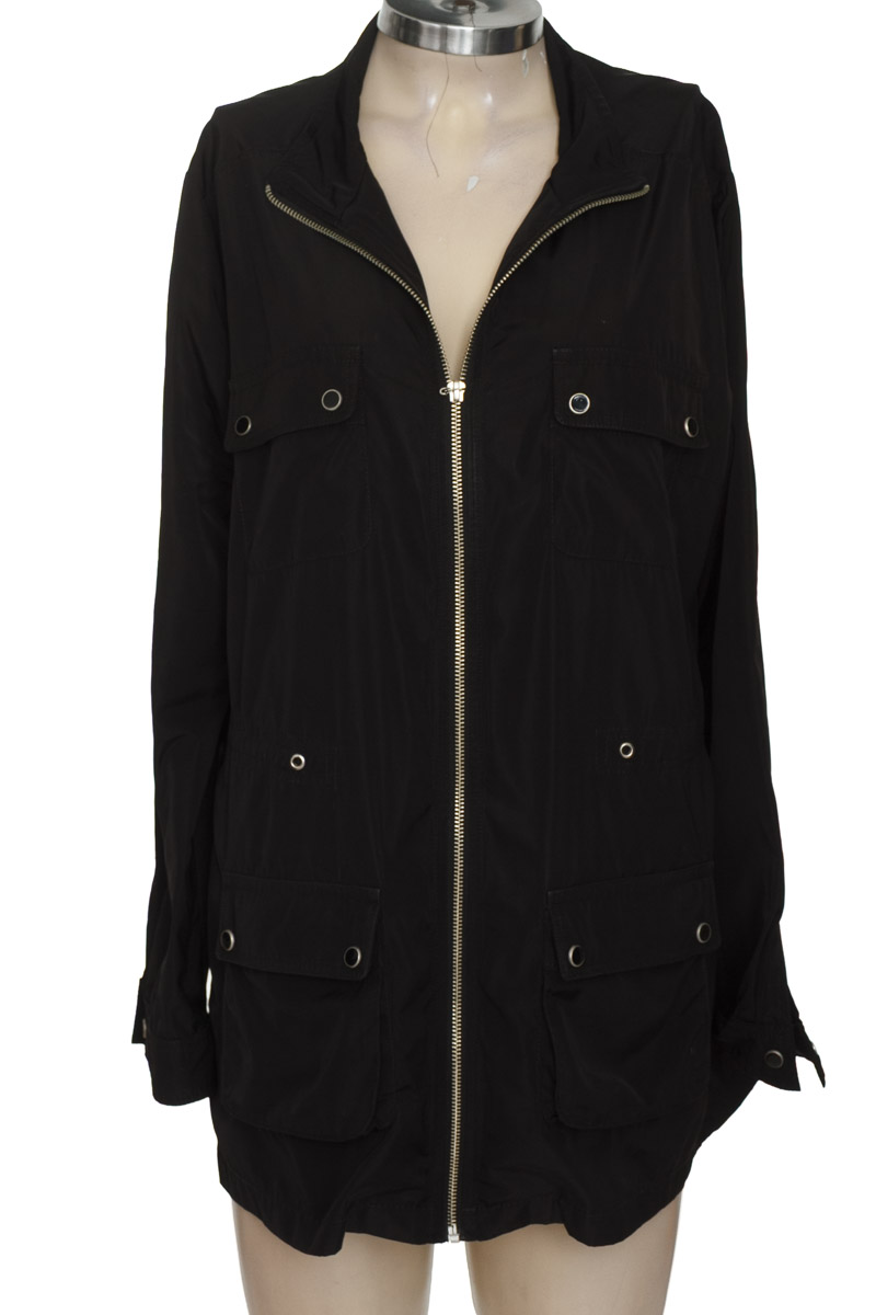 Chaqueta / Abrigo color Negro - Closeando