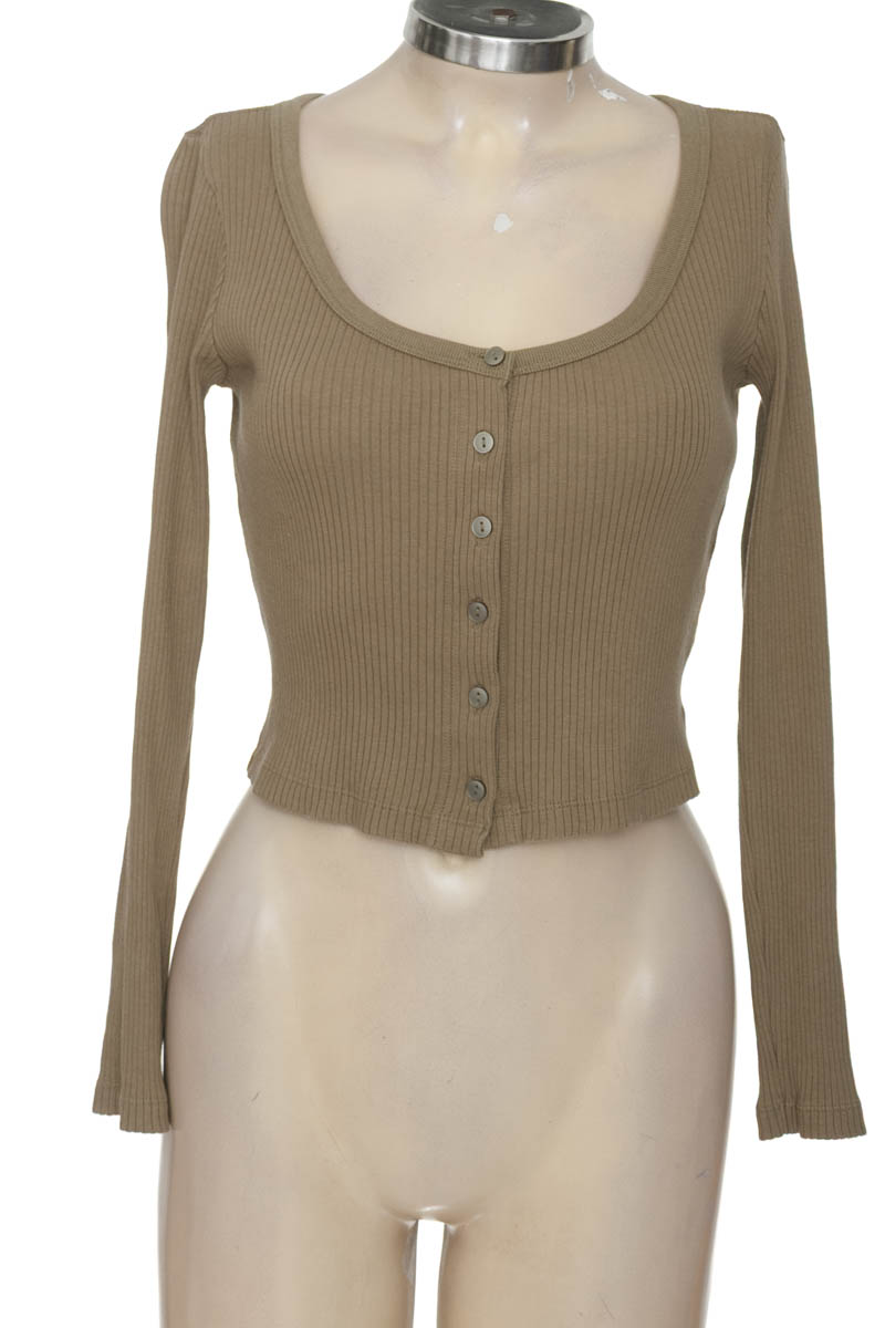 Top / Camiseta color Verde - UNIQLO