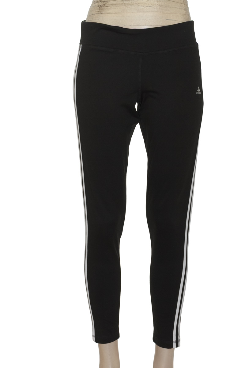 Ropa Deportiva / Salida de Baño color Negro - Adidas