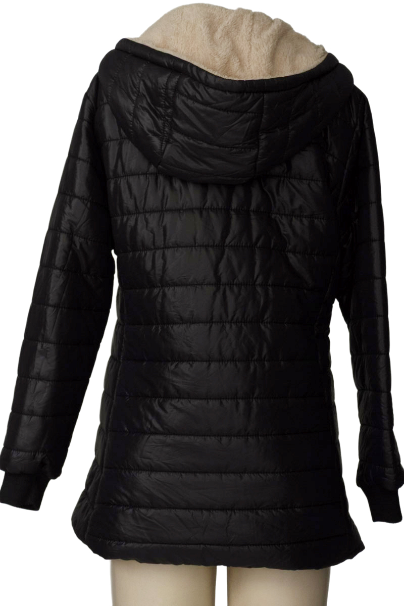 Chaqueta / Abrigo color Negro - Closeando