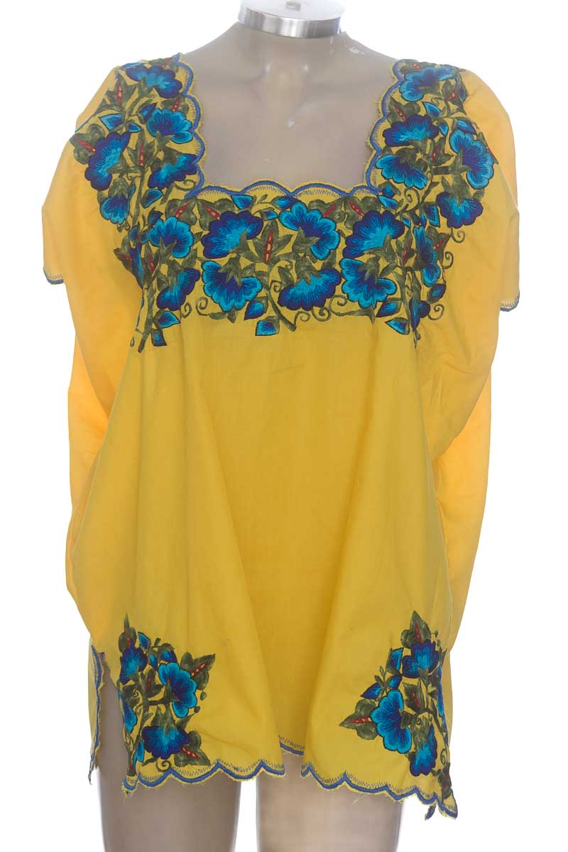 Ropa Deportiva / Salida de Baño color Amarillo - Closeando