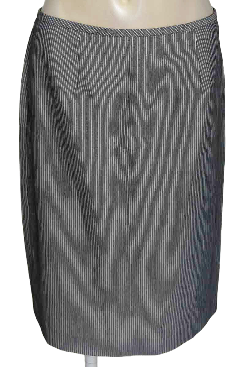 Falda color Gris - Closeando