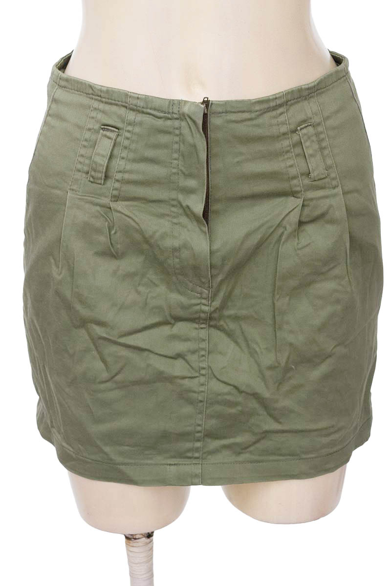 Falda color Verde - Closeando