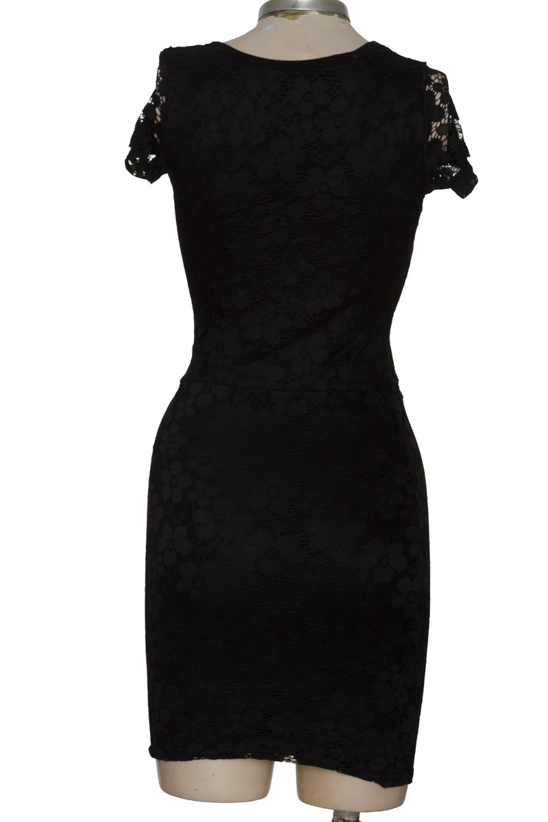 Vestido / Enterizo color Negro - Closeando