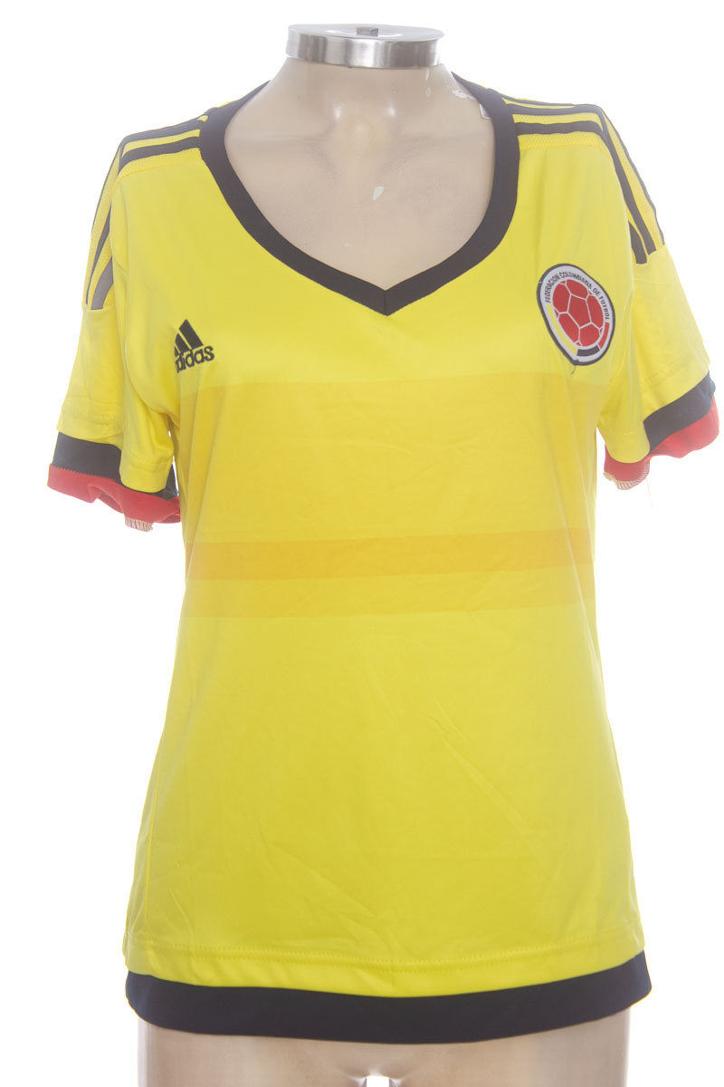 Ropa Deportiva / Salida de Baño color Amarillo - Closeando
