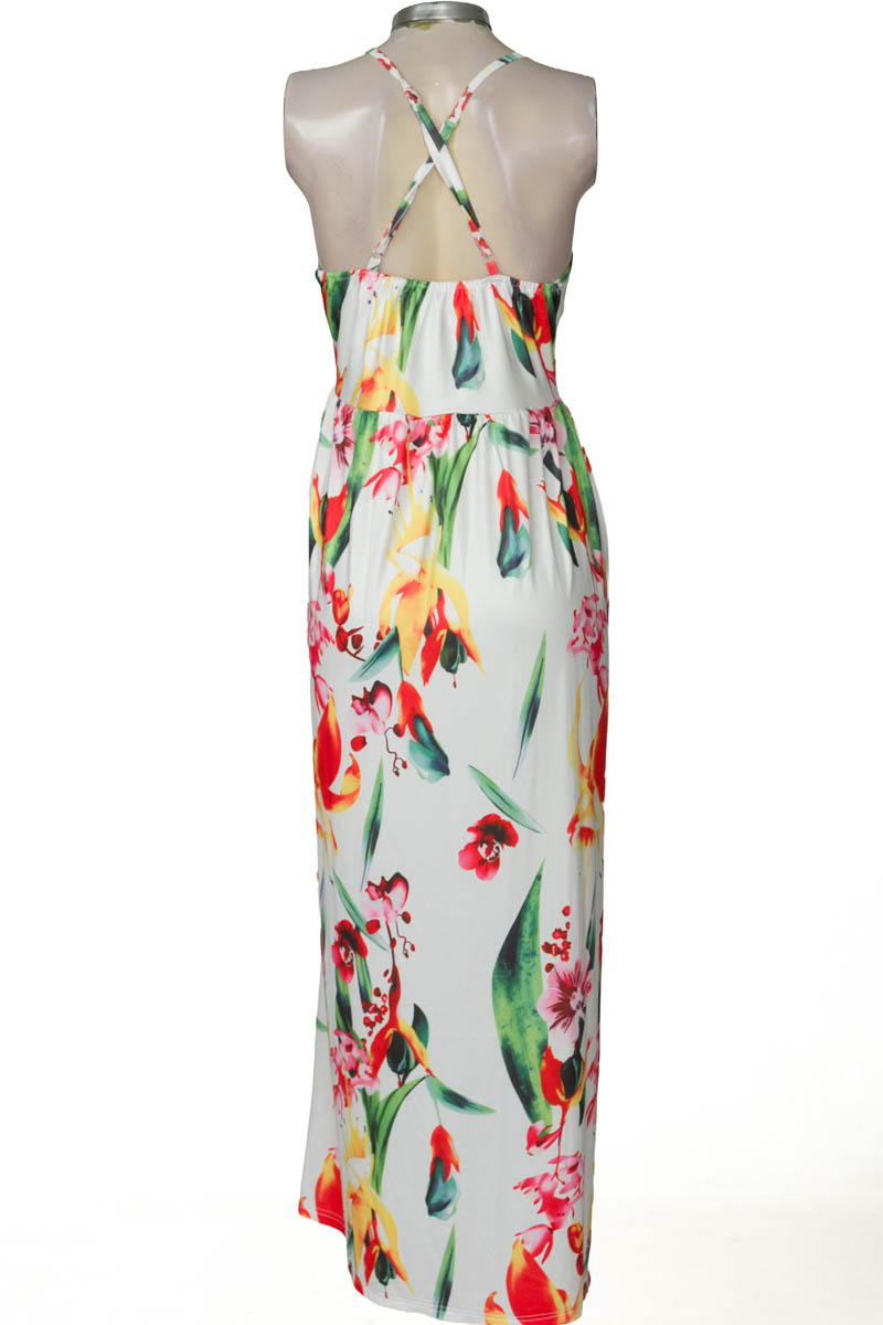 Vestido / Enterizo color Blanco - Closeando