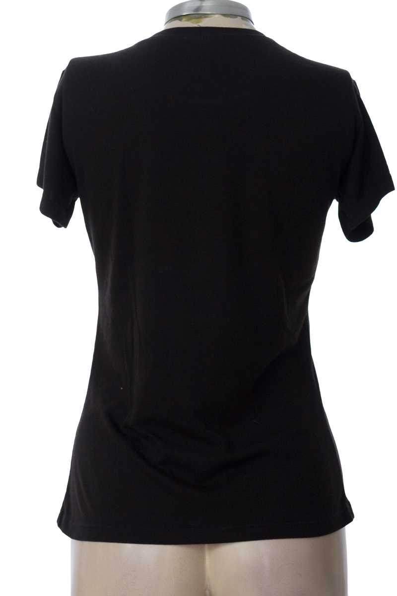 Top / Camiseta color Negro - Closeando