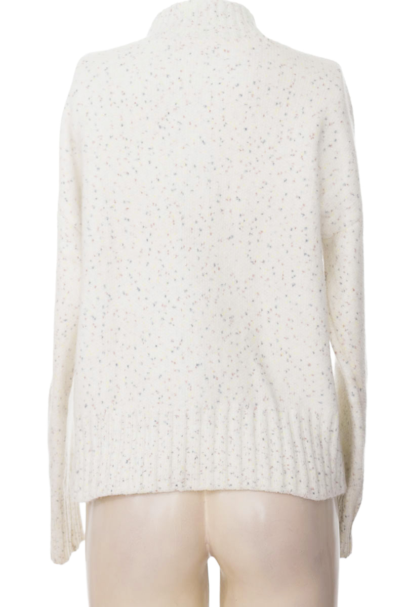 Sweater color Blanco - Closeando