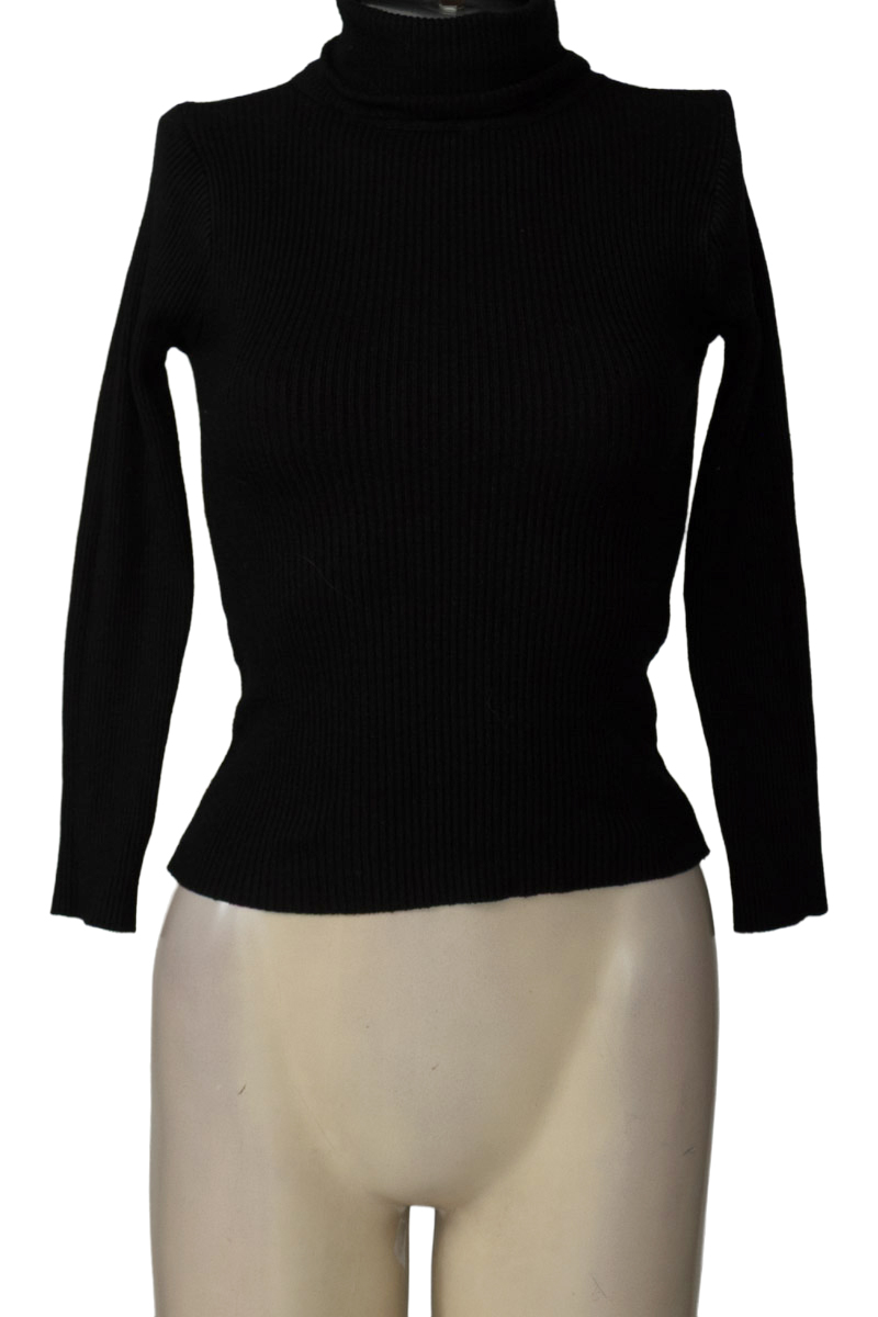 Sweater color Negro - Closeando