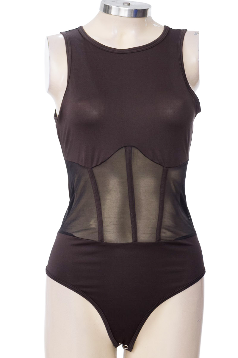 Top / Camiseta color Negro - Carmel